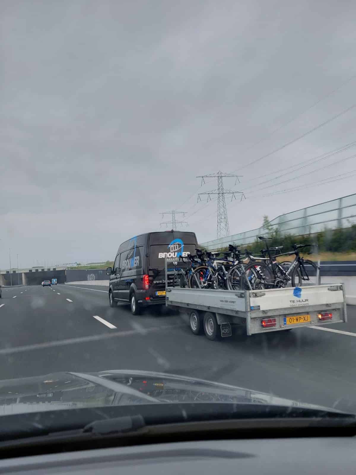 Brouwer dakkapellen fietst voor stichting Stephanos